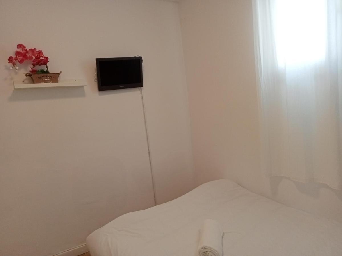 Sylhet Bnb Lisbon Bagian luar foto