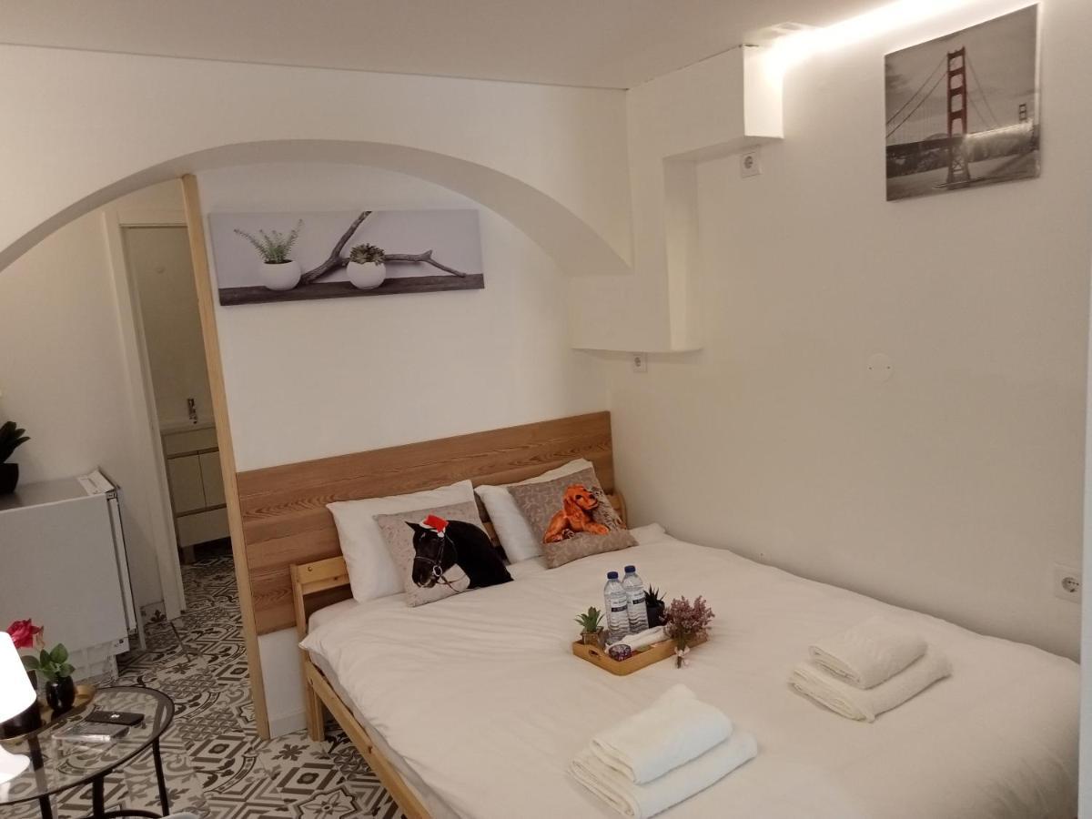Sylhet Bnb Lisbon Bagian luar foto