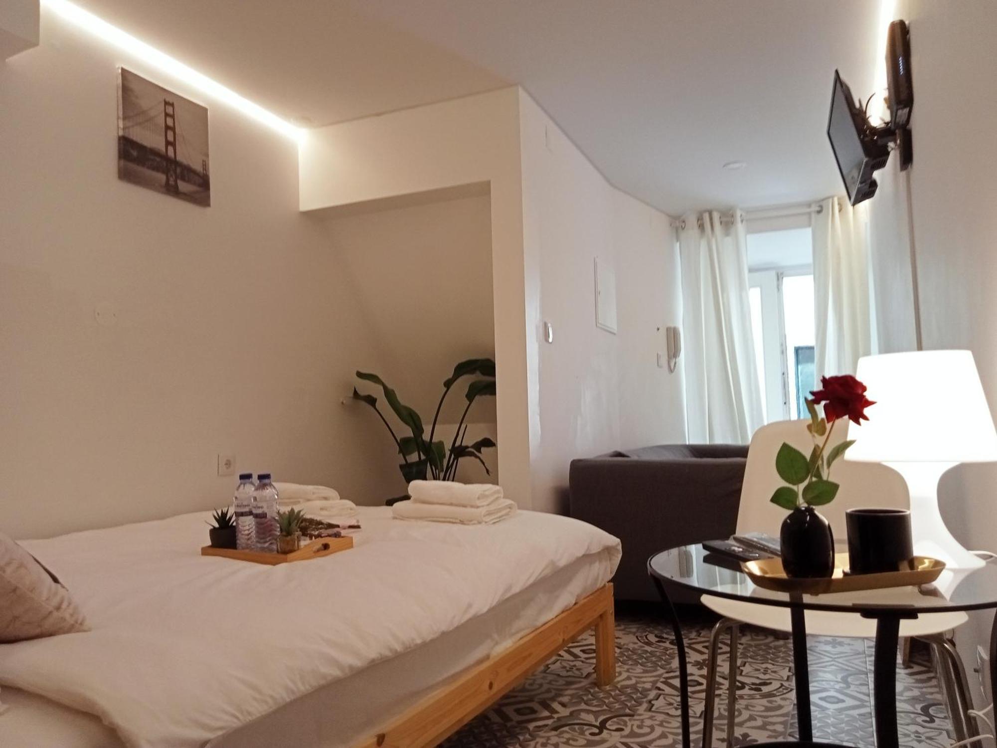 Sylhet Bnb Lisbon Bagian luar foto